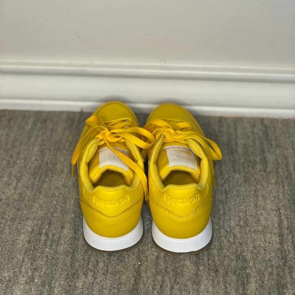 Yellow Reebok shoes - Picture 4 of 5